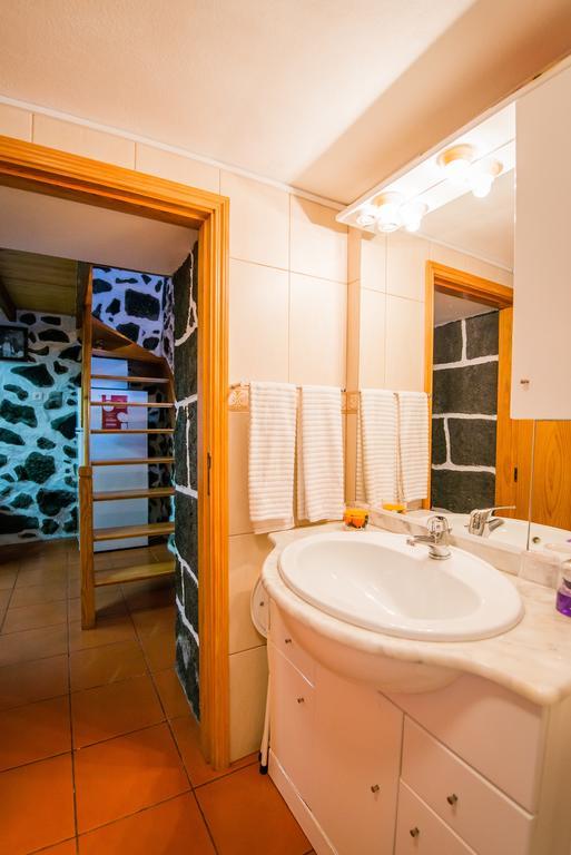 Adega Velha Villa Calheta de Nesquim Luaran gambar